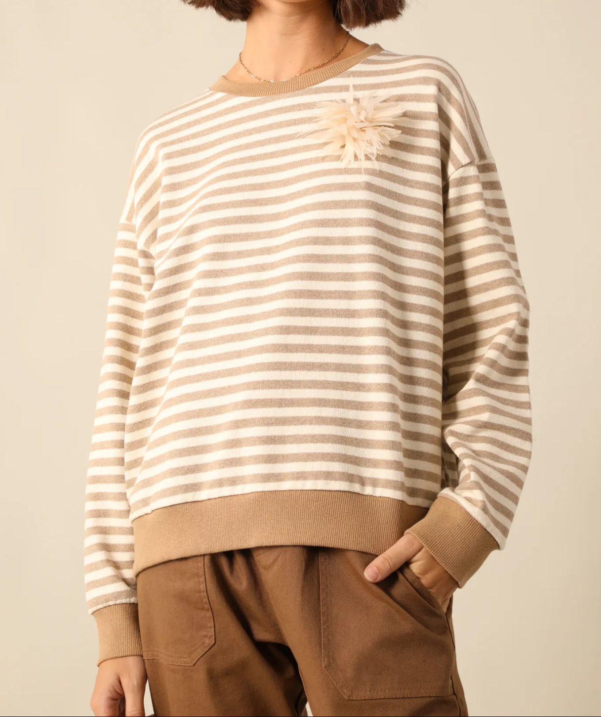 Sweat-shirt rayé écru et beige