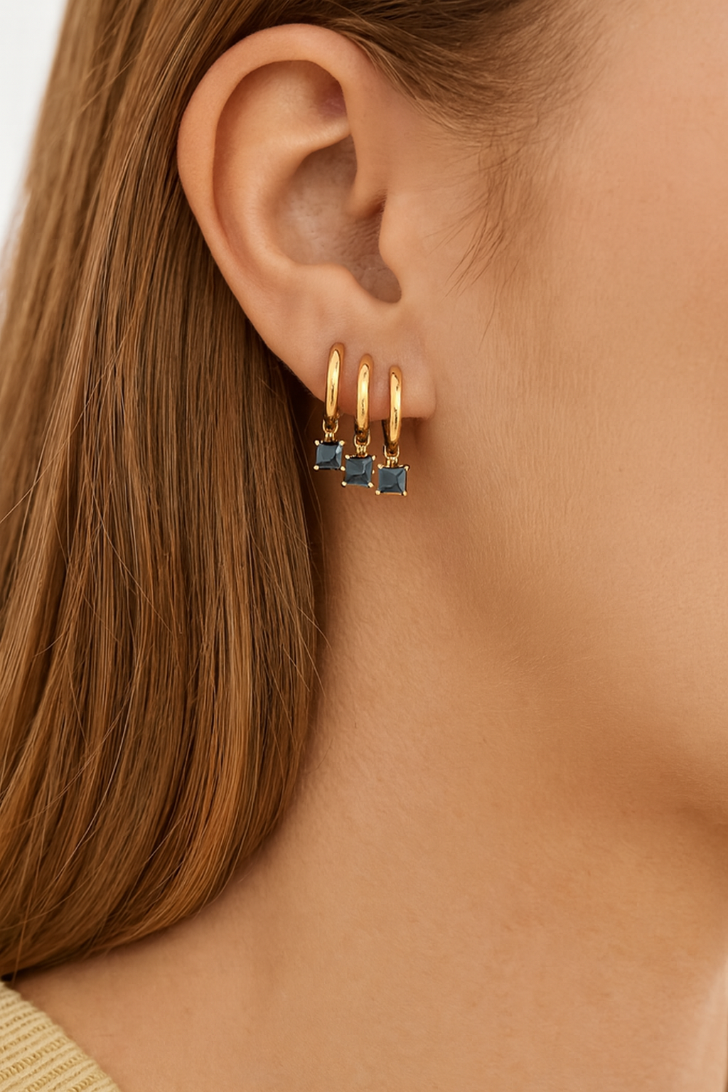 Boucles puces 3 anneaux et 3 cristaux carrés