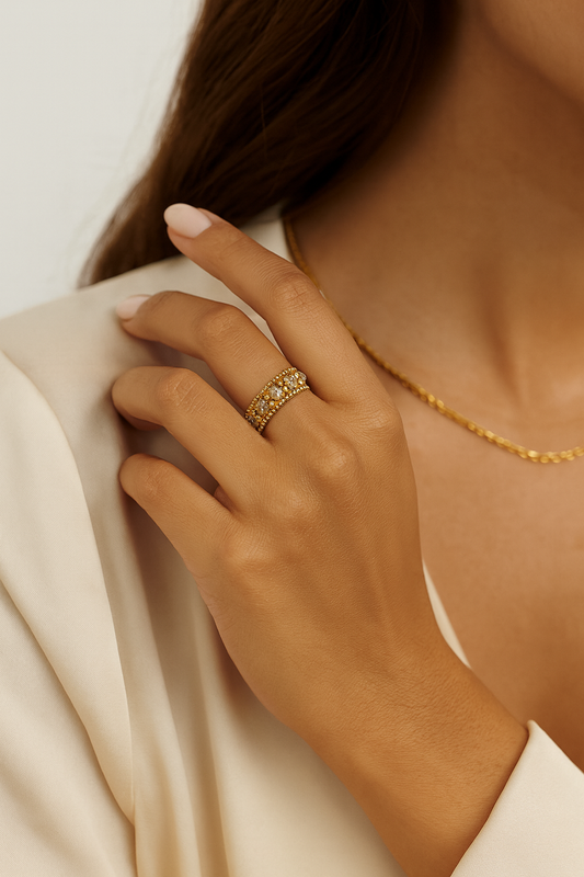 Anneau avec petites perles blanches